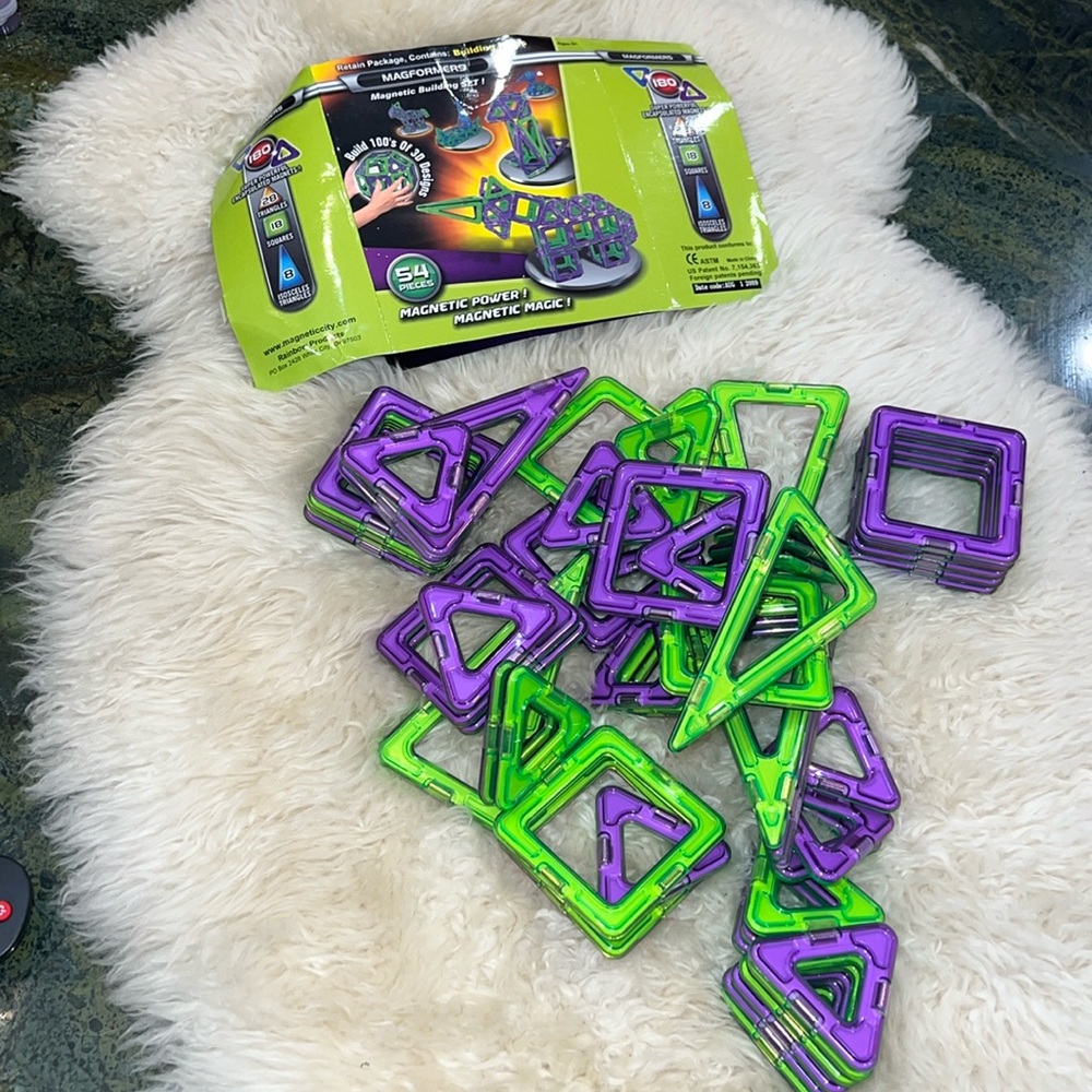 Magnetic Magformers 🚀